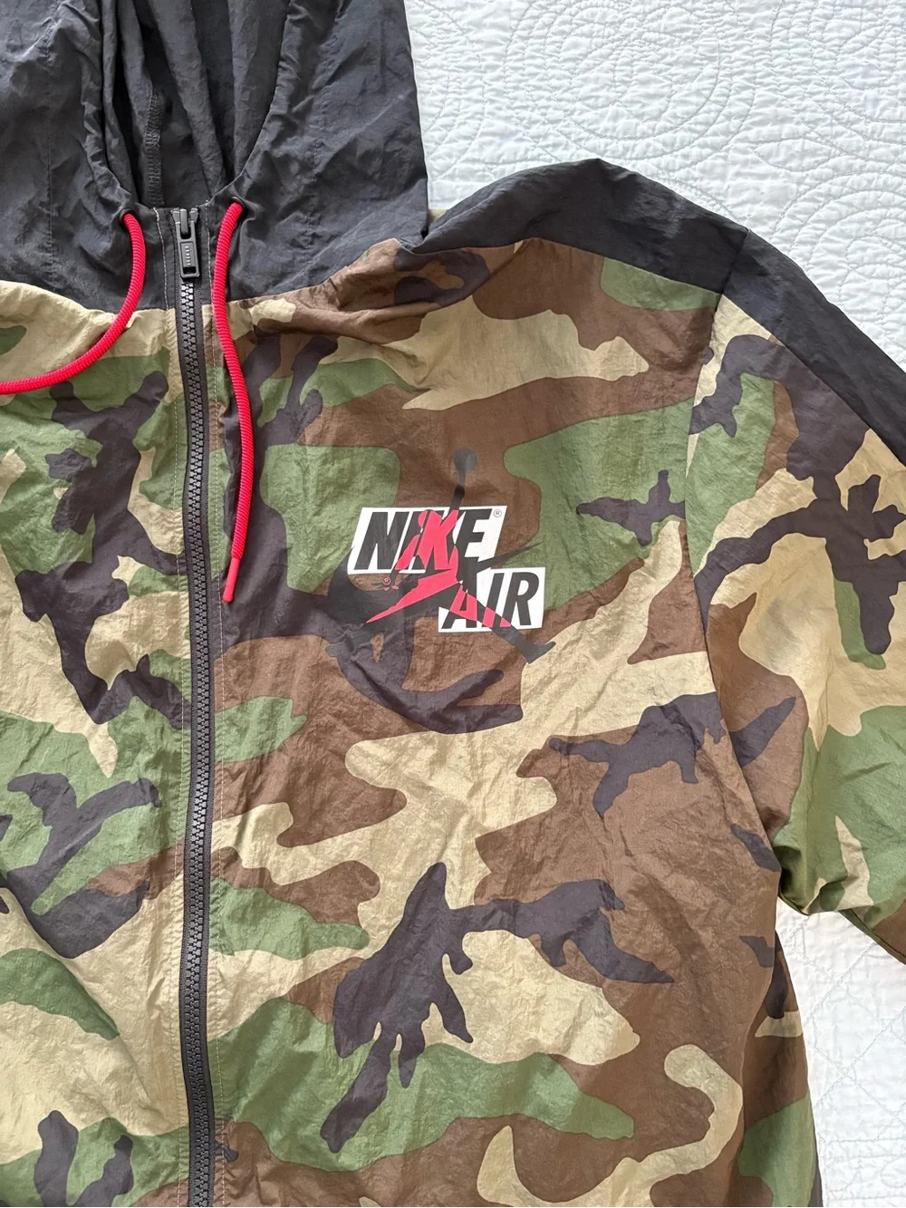 Air Jordan Jumpman Classics camo windbreaker. Size large.